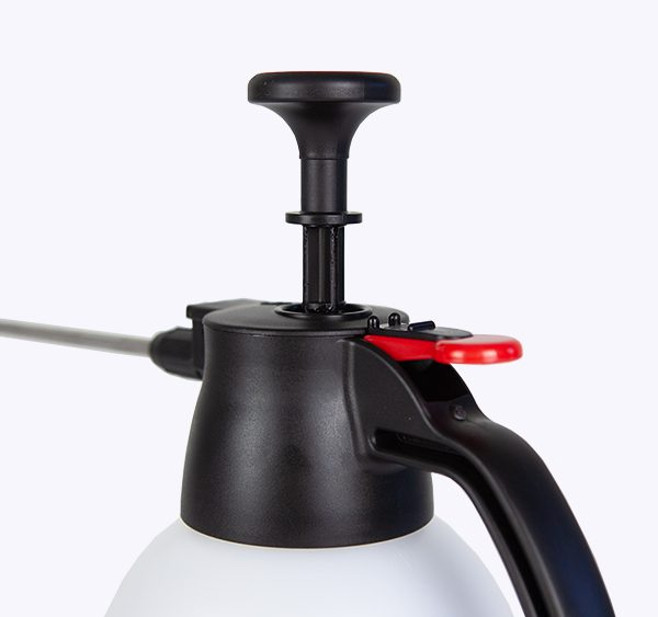 Solo 402: Handheld Sprayer Solution