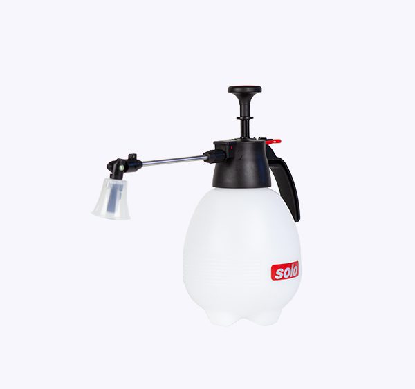 Solo 402: Compact 2-Litre Sprayer